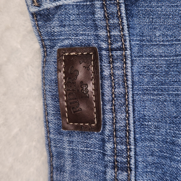 RIDERS BY LEE WOMENS JEANS SIZE 18 WASHED BLUE COLOR - Picture 7 of 13